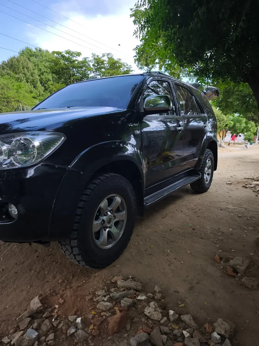 Toyota Fortuner 4.0 SR5