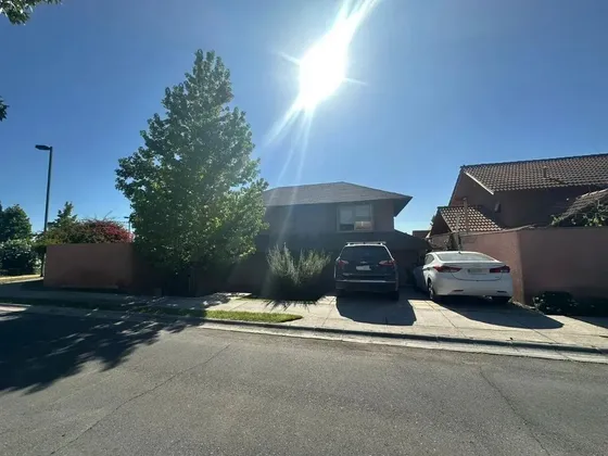 Condominio Casagrande - Venta Casa 5hab 4ba Peñalolén