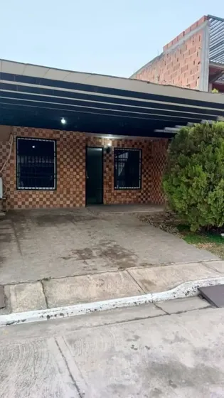 Venta Casa Urb. San Pablo Valley, Libertador