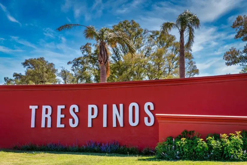 Terreno En Villa De Campo Tres Pinos, Barrio Polo, Lote 116b