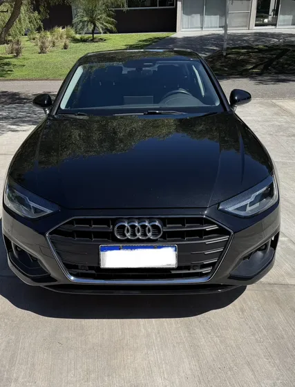 Audi A4 2.0 40 Tfsi Front
