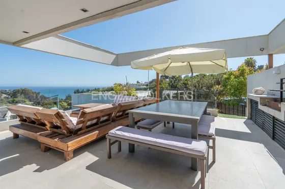 Gran Casa Con Vista Al Mar En Marbella