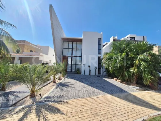 Casa De Lujo  En Venta, 4 Rec  Playa Magna, Playa Del Carmen  P4386