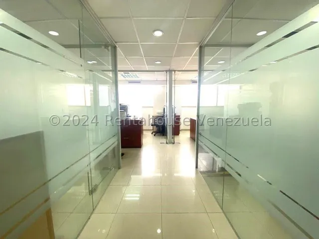 Oficina En Venta /  Los Chorros  Yo 25-1357