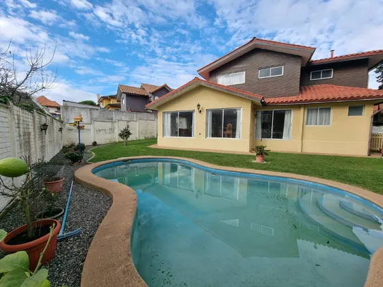 Venta Estupenda Casa En Bosques De Montemar, Concón!!