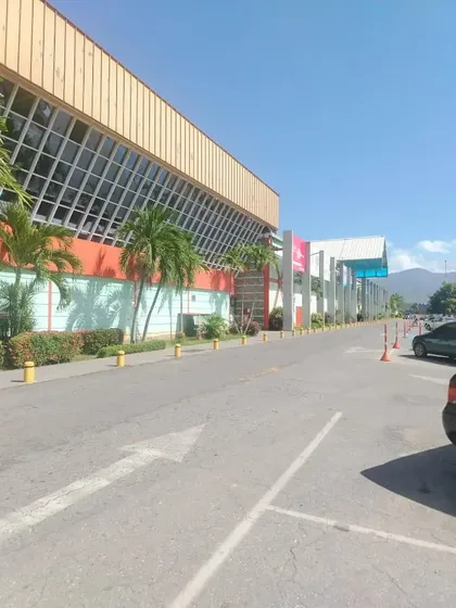 Se Vende Local Comercial En C.c Fin De Siglo San Diego