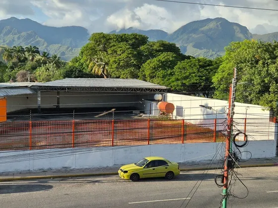 Terreno Con Bienechuria En San Joaquín, Sector La Indiana, Carretera Nacional. Tg