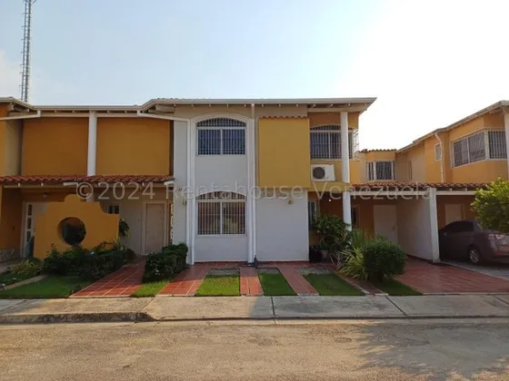 Cf Precioso Townhouse A La Venta En Exclusivo Conjunto Residencial De La Morita!! Listing 25-13963