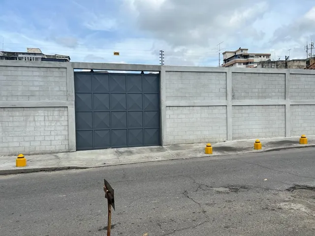 Se Vende Un Lote De Terreno En La Florida Ideal Para Supermercados, Tiendas, Clinicas, Autolavado, Talleres, Etc. Em