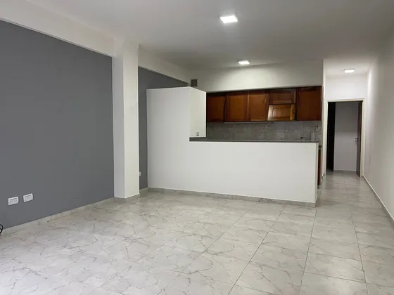 Departamento En Venta De 2 Dormitorios C/ Cochera En Ingeniero Maschwitz