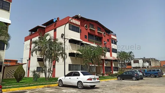 Apartamento En Venta Ubicado En Turmero Urbanización Campo Alegre Db 23-15630