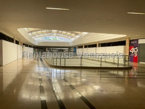 Alquiler De Local En En Centro Comercial Parque Cerro Verde Cl Mls 25-10315