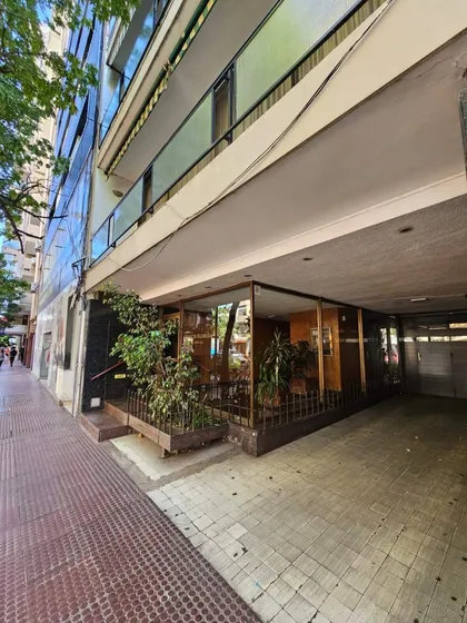 Espectacular Piso En El Corazon De B Centro! Ambientes Amplios Y Muy Funcionales! No Te Lo Pierdas!