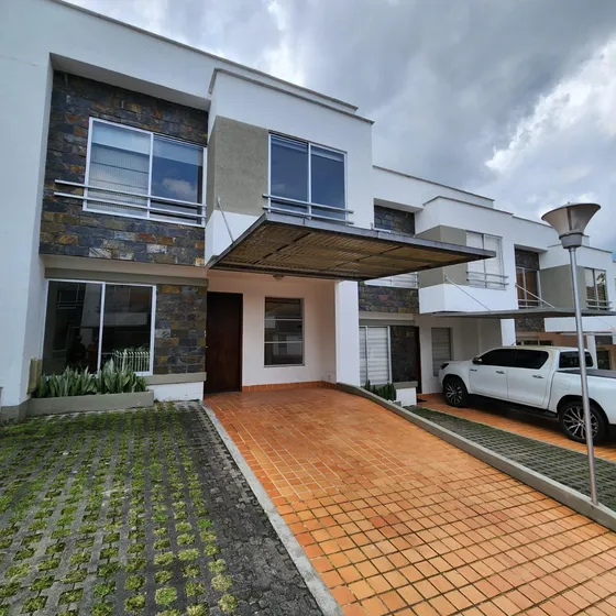 Casa En Venta En El Norte De Armenia  Conjunto Cerrado