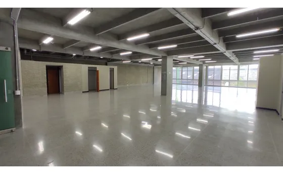 215m2 Oficina Arriendo Guayabal - Medellín 
