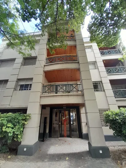 Hermoso Depto. De 4 Amb. C/ 2 Cocheras.