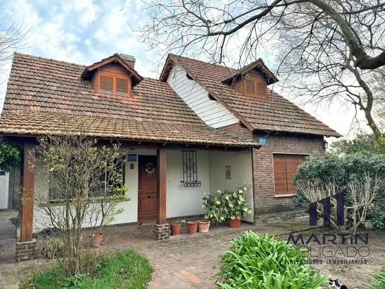 Casa En  Venta En Bella Vista Barrio Con Porton