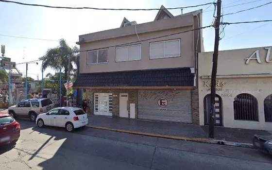 Venta Dos Viviendas Independientes Ideal Dos Familias Con Local Comercial Sobre Avenida  San Martin