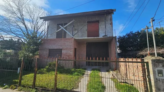 Casa En Venta - 4 Dormitorios 3 Baños - Cochera - 503mts2 - General Pacheco