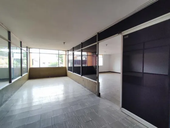Oficina En Arriendo En Centro. Cod A20820