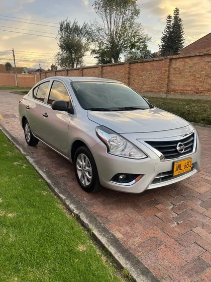 Nissan Versa 1.6 Drive