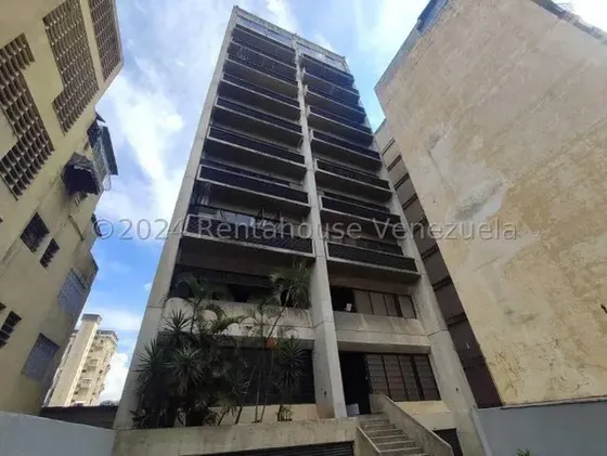Oficina En Alquiler Los Dos Caminos Ee25-111