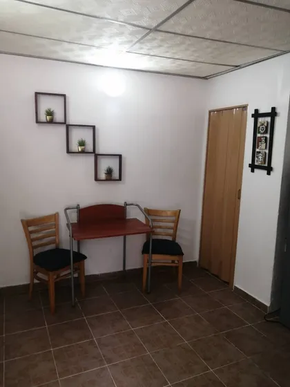 Anexo En Pb/ Urb. La Trinidad, Equipado /entrada Independiente, 2 Puestos