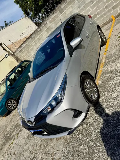 Toyota Yaris 1.5 Xs Connect 16v Cvt 5p