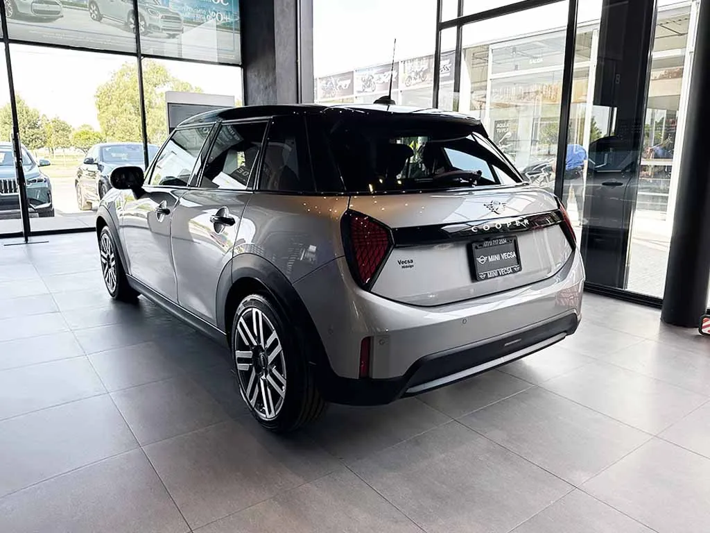 Mini Cooper 1.5 C At 5P447841595871744002