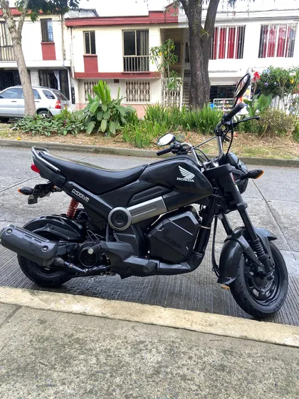 Honda Navi Color Negro Brillante