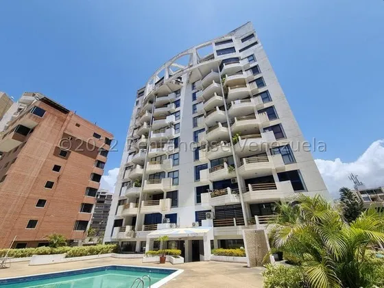 Venta De Apartamento En Playa Grande Vargas 23-4957 Yg