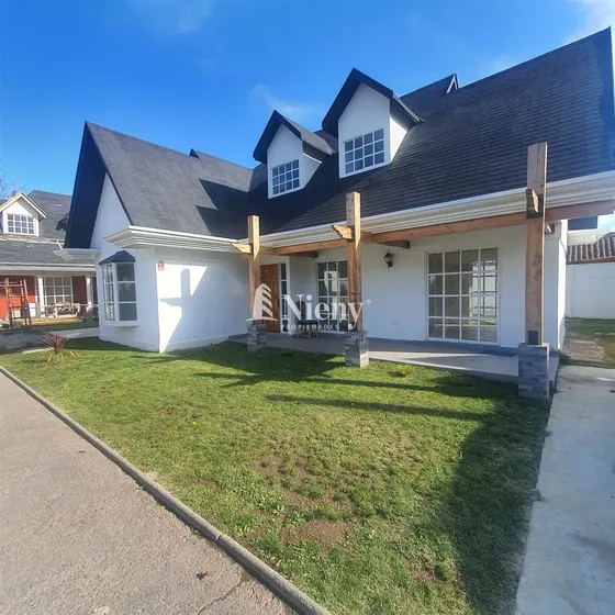 Casa En Venta De 3 Dorm. En Machalí