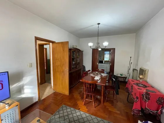 Bynon 6700, Caba/ Casa 3 Ambientes / Fondo / Pileta/ Terraza / 470m2 / U$s 260.000