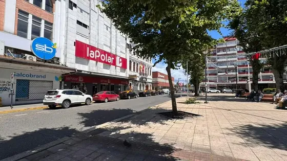 Edificio Comercial De 4 Pisos Frente A Plaza De Valdivia