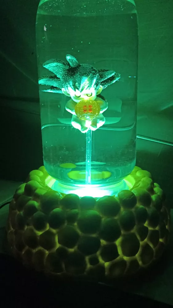 Lámpara Cápsula De Goku Bebé Con Esfera Dragón Ball Z