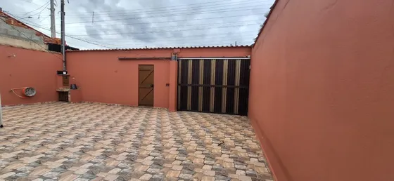 Casa Em Mongaguá, Com 2 Quartos, 1 Suite