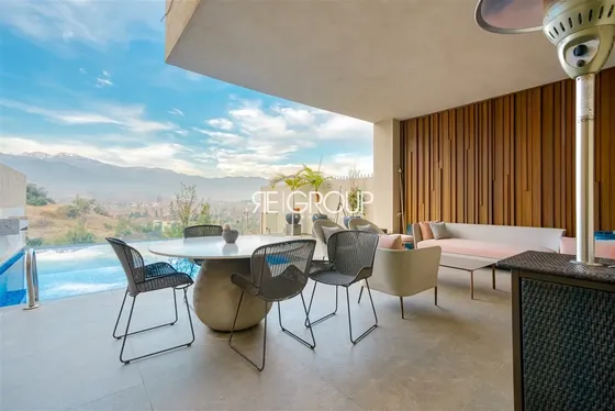 Exclusivo Townhouse En Venta De 6 Dorm. En Lo Barnechea