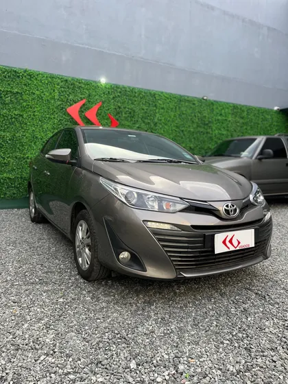 Toyota Yaris 1.5 107cv Xls Sedan