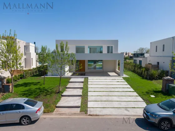 Casa En Venta A La Laguna En Pilara | Mallmann Propiedades