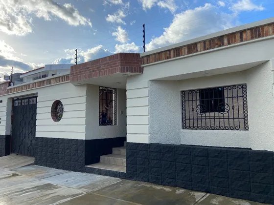 Casa Remodelada En Trigal Norte Urb. Piedra Pintada