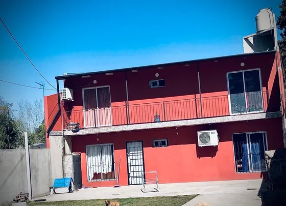Casa En Venta De 2 Dormitorios C/ Cochera En Pontevedra