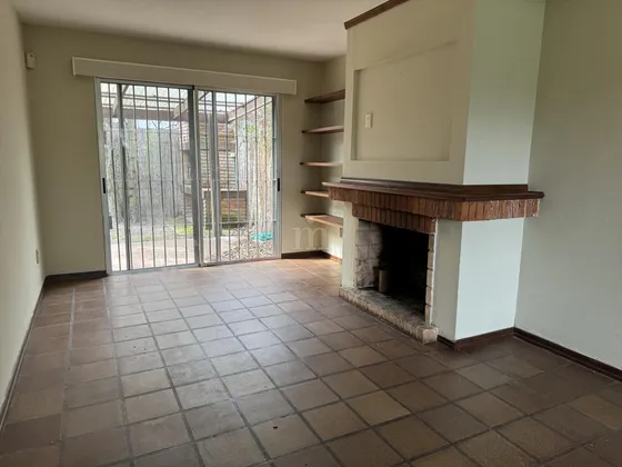 Venta Casa De 3 Dormitorios En Carrasco Sur, Con Renta