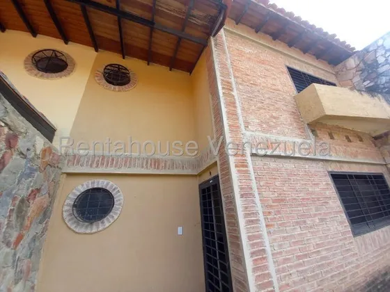Townhouse  Venta 118 Mts, Cocin Actualizada, Pisos Porcelanato, Conjunto Cerrado  Trigal De  San Diego Carabobo Leida Falcon Lf25-14865