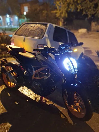 Duke 390 Naked