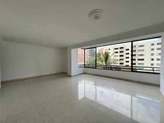 Apartamento En Venta En El Poblado Loma Los Parras