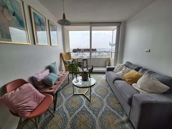 Amplio Depto En Arriendo 3d/2b Con Vista Despejada