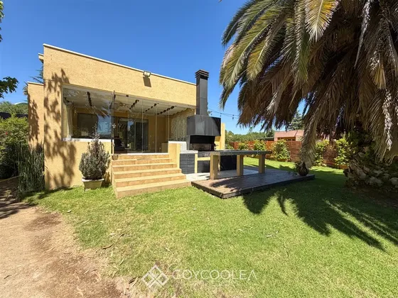 Casa En Venta De 5 Dorm. En Las Cabras Con Acceso A Lago