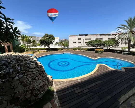 Re/max 2 Mil Vende Apartamento En Conj. Resd La Creta, Con Acceso Directo A La Piscina, A Pasos De La Playa, Centros Comerciales Y La Alta Vida Nocturna!