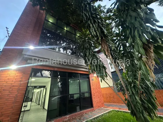 Edificio En Venta En Los Dos Caminos 3 Plantas Edificio Comercial Caracas