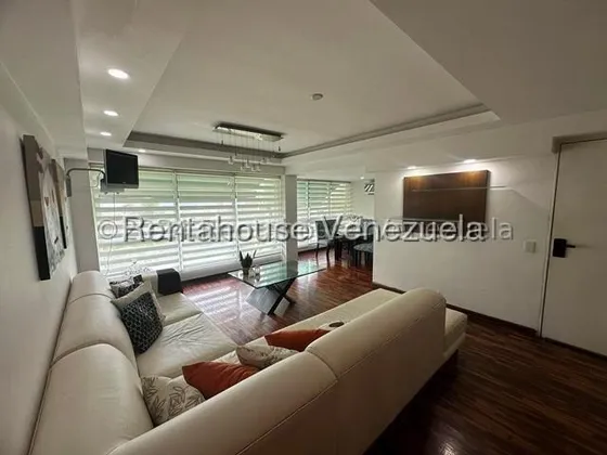 Venta De Acogedor Apartamento Amoblado En La Urbanización Los Samanes, Mls 25-21912. Mjs.